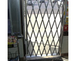Illinois Engineered Heavy Duty Folding Door Gate – Model D31 | Industrial Security Gate
