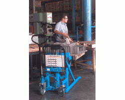 Bishamon LVE-50E Battery Powered Skid Lift – 1,100 lb Capacity