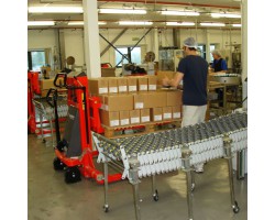 Logitrans Logiflex LFS Mini 1002-62 Manual Straddle Leg Stacker with 2,200 lb cap | 62 Inch Lift